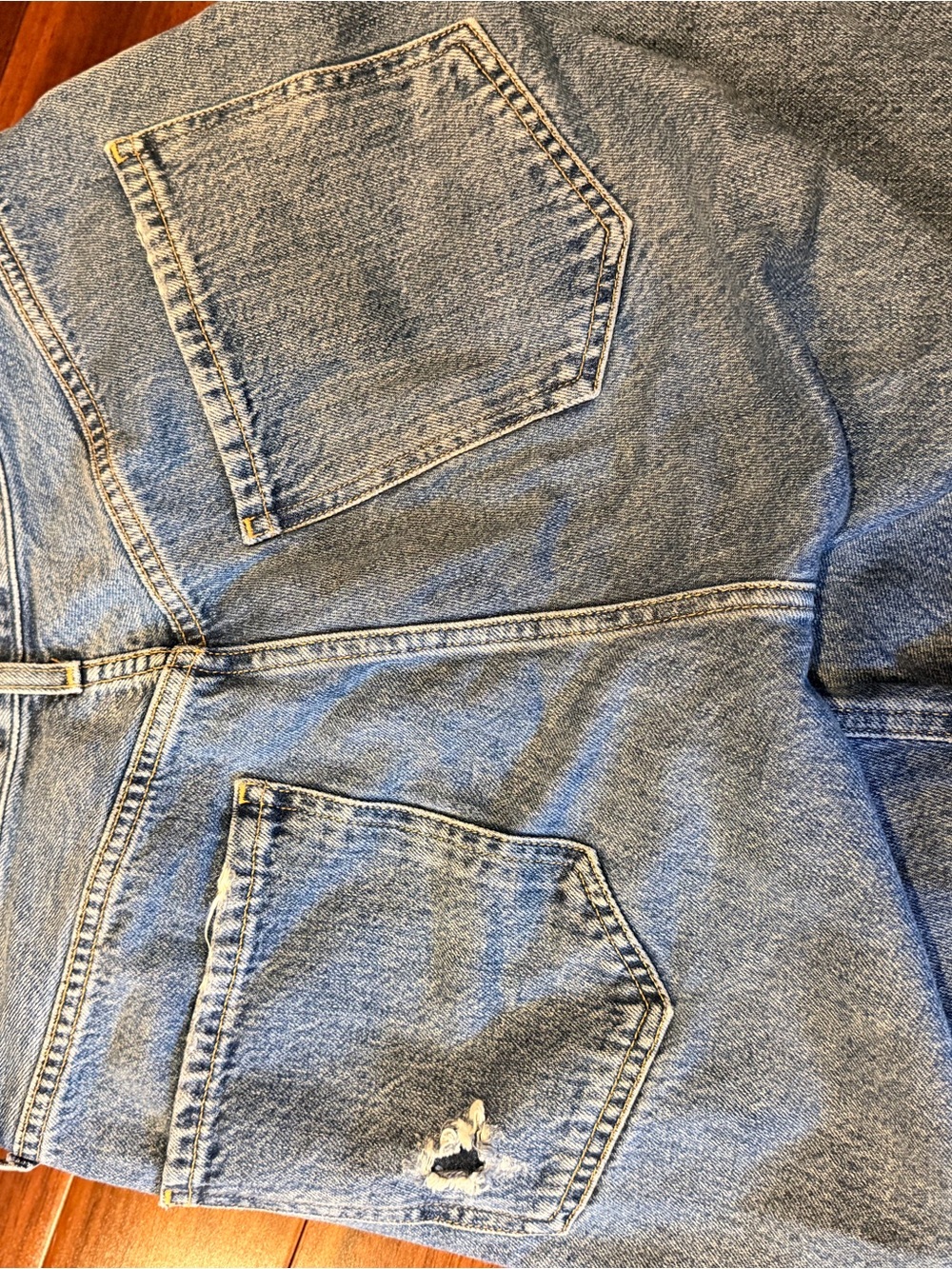 Agolde Riley High Rise Straight
Crop Jeans - Picture 7 of 7